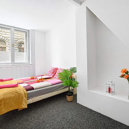 Grand Boulevard Happy Homes * Budapeste